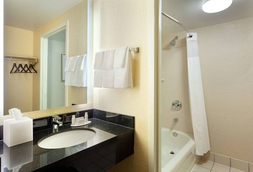 غرفه قياسيه سريرين مزدوجين, Fairfield Inn & Suites By Marriott Orlando Lake Buena Vista In The Marriott Village