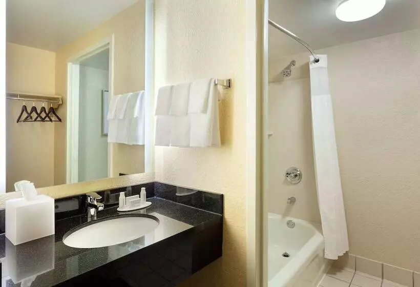 2ダブルベッドのスタンダードルーム, Fairfield Inn & Suites By Marriott Orlando Lake Buena Vista In The Marriott Village