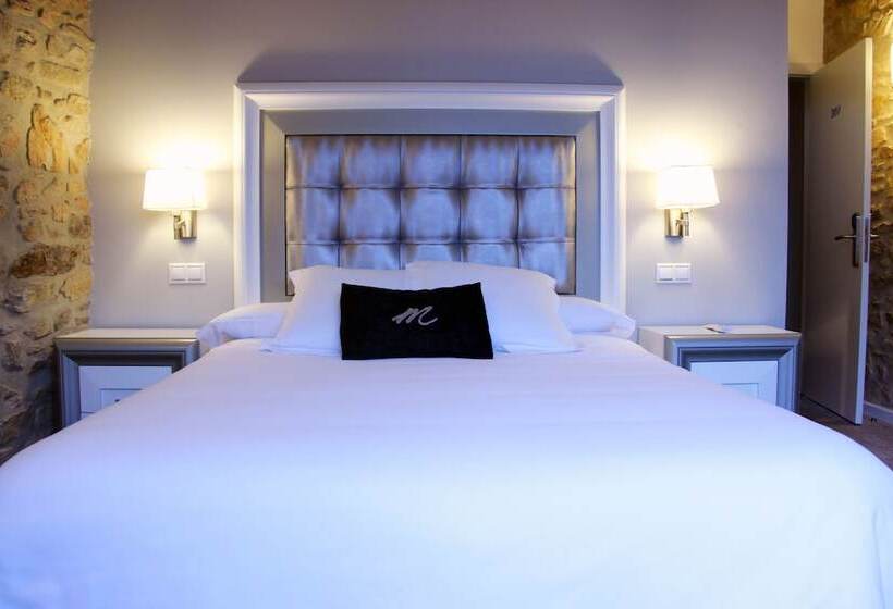 Номер Superior, Montenegro Compostela