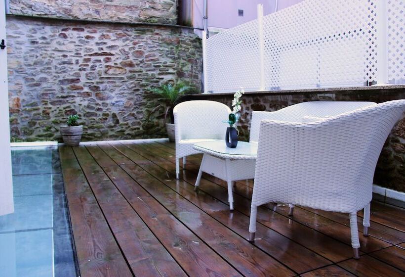 Люкс Superior, Montenegro Compostela