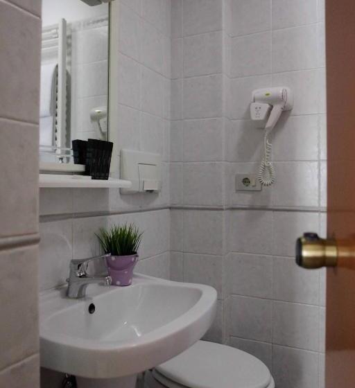 スタンダードシングルルーム, Pisa