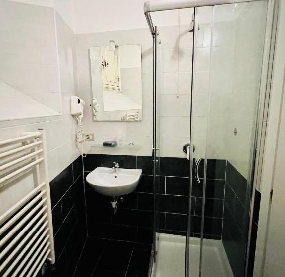 スーペリアトリプルルーム, Pisa