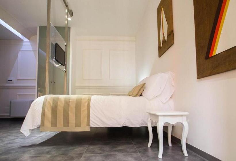 اتاق لوکس سه تخته, Santa Brigida