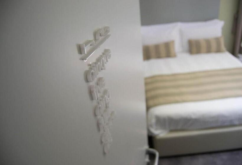 اتاق لوکس سه تخته, Santa Brigida