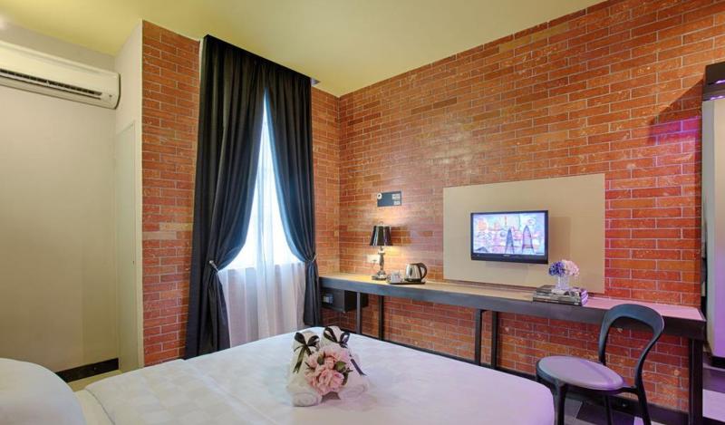 Номер Superior, The Youniq