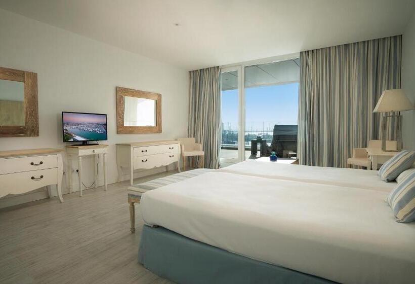 带3个卧室的豪华公寓, Suites Puerto Sherry