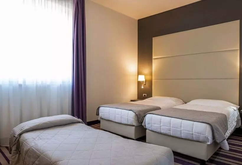 اتاق استاندارد سه نفره, Quality Hotel Green Palace