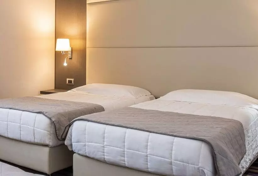 اتاق استاندارد سه نفره, Quality Hotel Green Palace