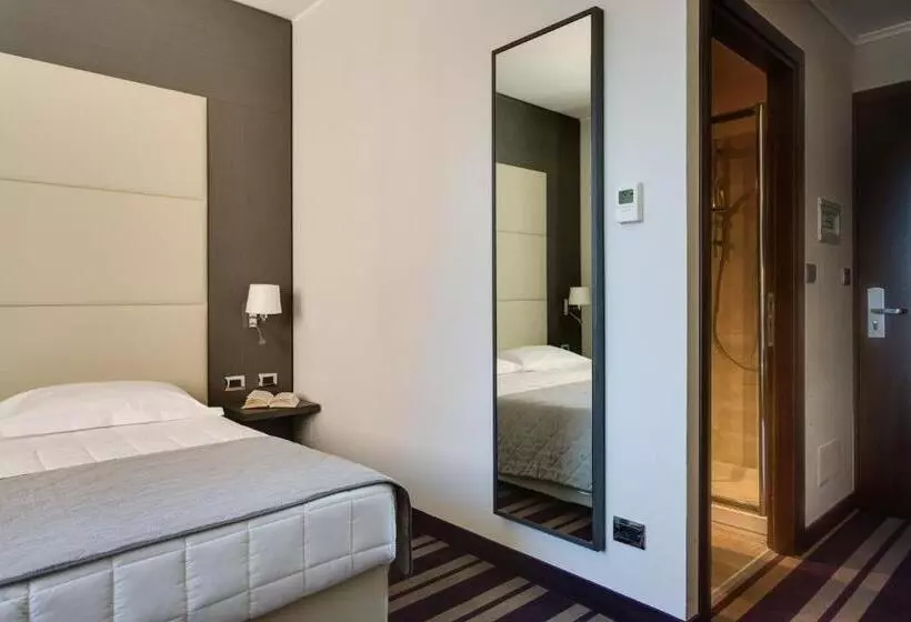 اتاق استاندارد سه نفره, Quality Hotel Green Palace