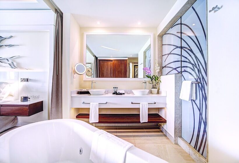 سوییت جونیور لوکس با چشم‌انداز دریا, Royalton Negril, An Autograph Collection All Inclusive Resort