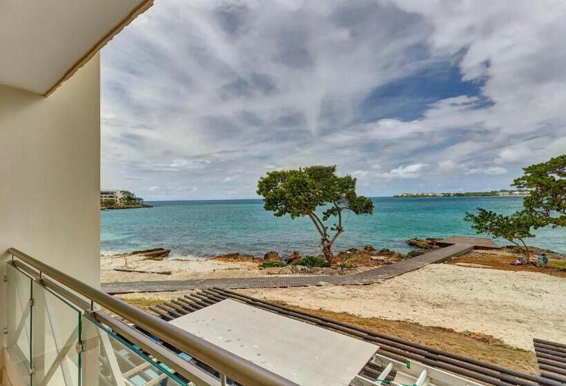 سوئیت کلوب با چشم‌انداز دریا, Royalton Negril, An Autograph Collection All Inclusive Resort