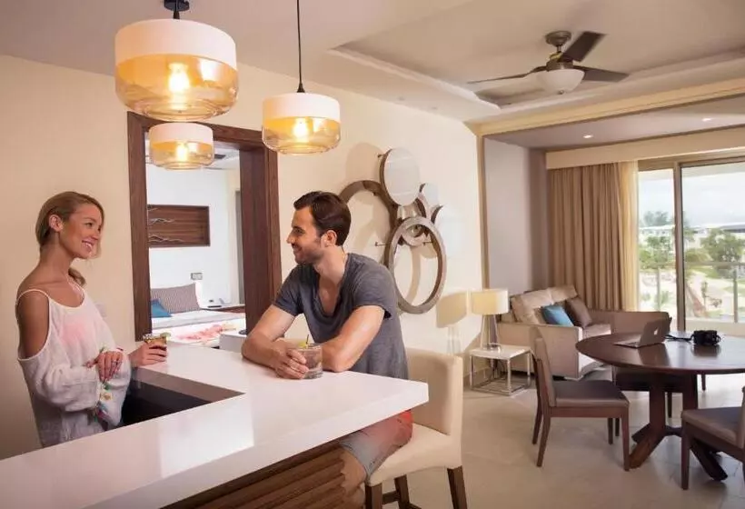سوئیت دلوکس 3 خوابه, Royalton Negril, An Autograph Collection All Inclusive Resort