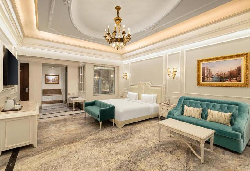 小型套房带阳台, Hillock Ahmedabad