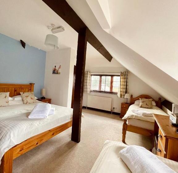 غرفة عائلية, The Plough Inn Boddington