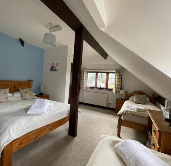 غرفة عائلية, The Plough Inn Boddington