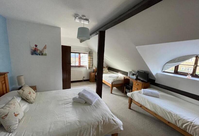 غرفة عائلية, The Plough Inn Boddington