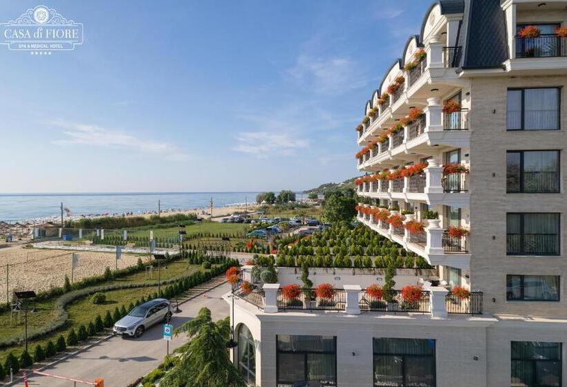 디럭스룸 공원 전망, Casa Di Fiore Spa And Medical Hotel, Mineral Pools & Private Beach