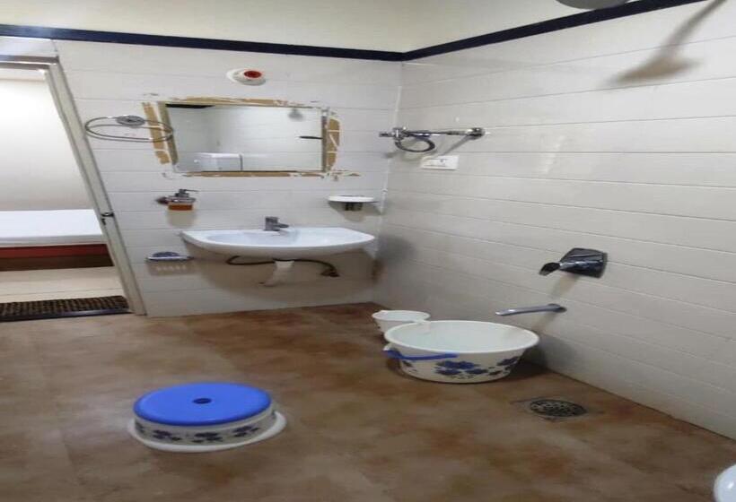 غرفة إقتصادية, Royal Residency