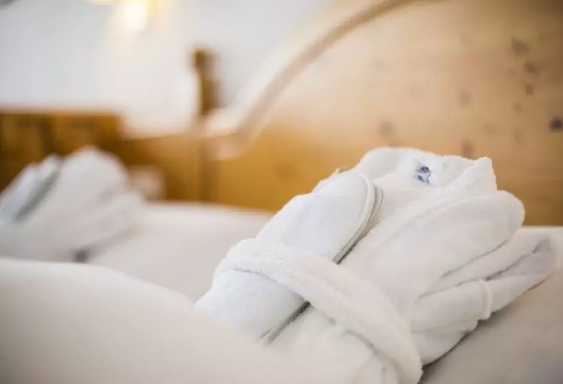 山の見えるジュニアスイート, All Inclusive Hotel Lohmann
