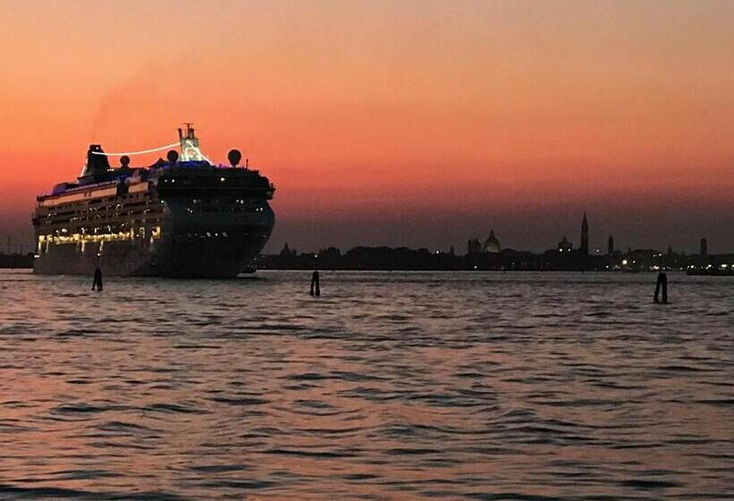 Апартаменты 3 Спальни, Oasis Lagoon Estate