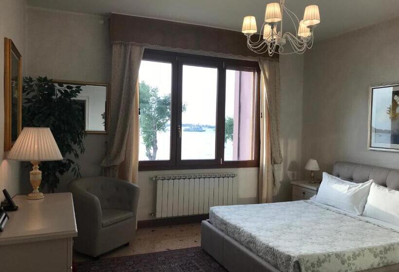 1 Bedroom Apartment Lake View, Oasis Lagoon Estate