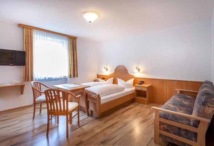 غرفة عائلية, Apart Tuxertal