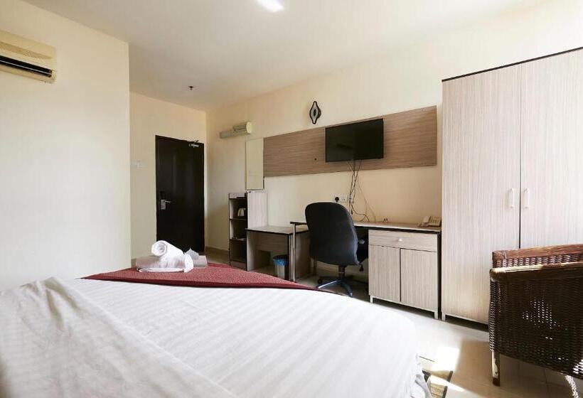 اتاق استاندارد با تخت بزرگ, Dolphin Hotel, Chow Kit Kuala Lumpur