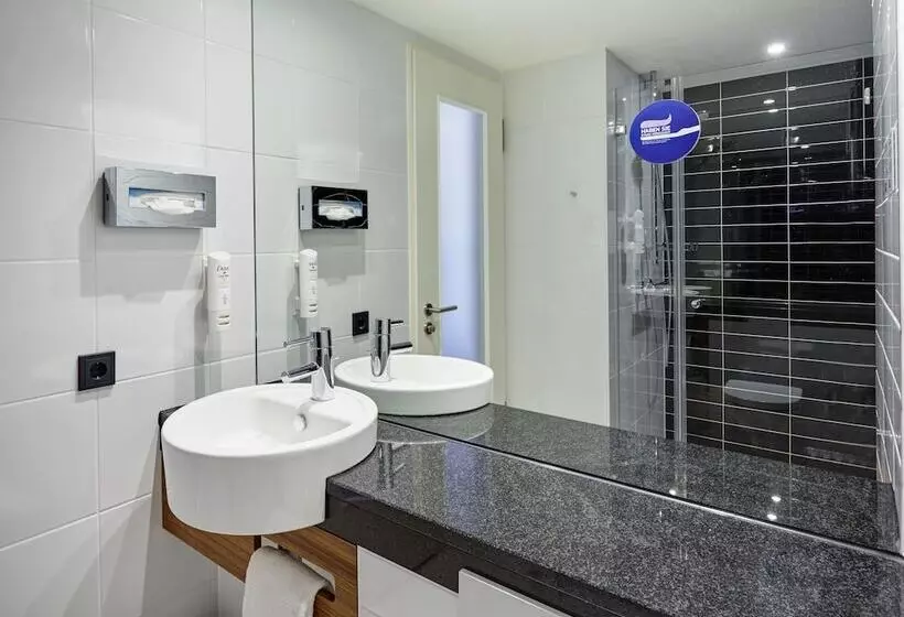 スタンダードルーム, Holiday Inn Express Neunkirchen, An Ihg