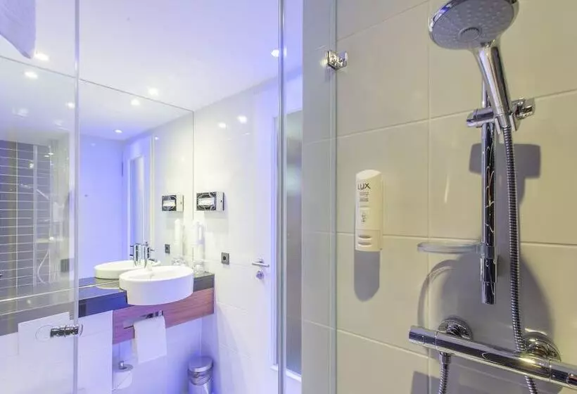 スタンダードルーム, Holiday Inn Express Neunkirchen, An Ihg