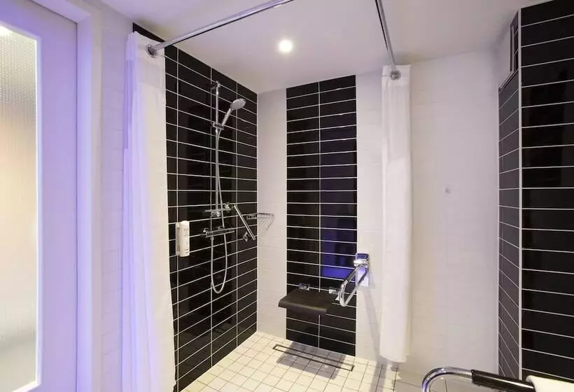 スタンダードルーム, Holiday Inn Express Neunkirchen, An Ihg
