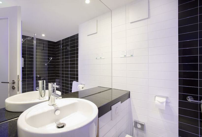 Номер Стандарт, Holiday Inn Express Neunkirchen, An Ihg