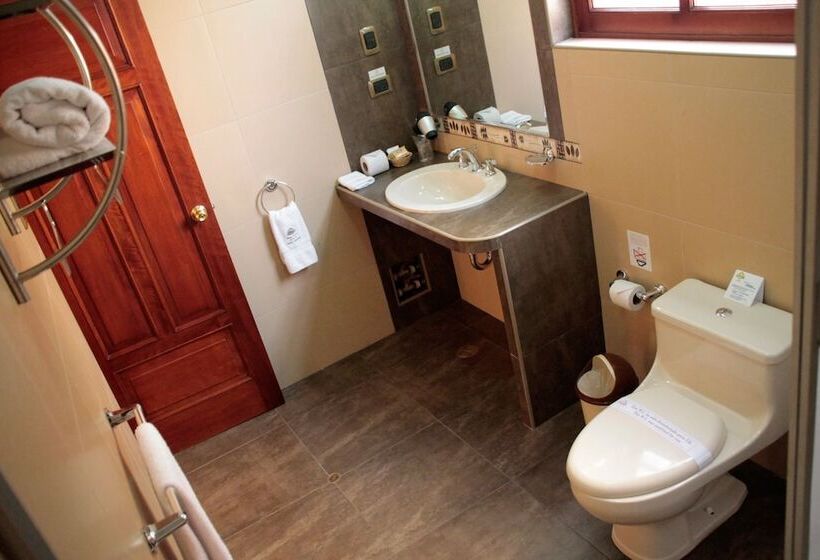 غرفة قياسية ثلاثية, Mabey Urubamba