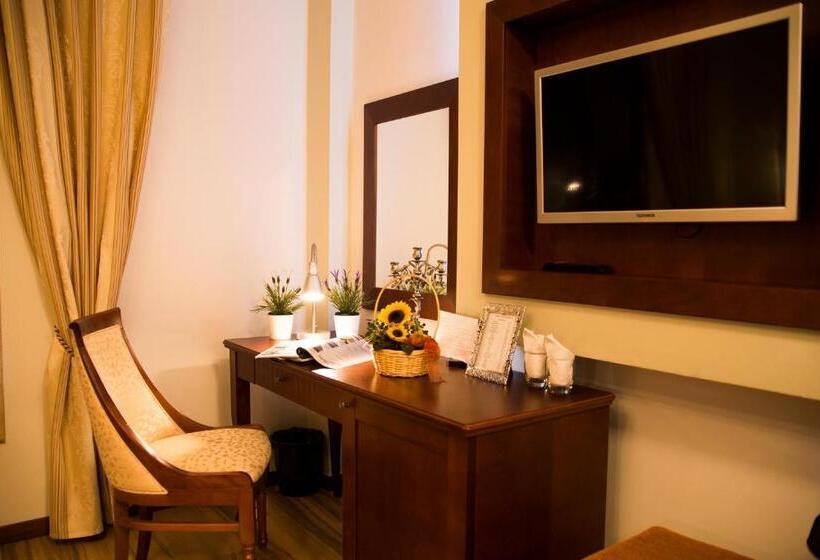 اتاق اکونومی, Oxford