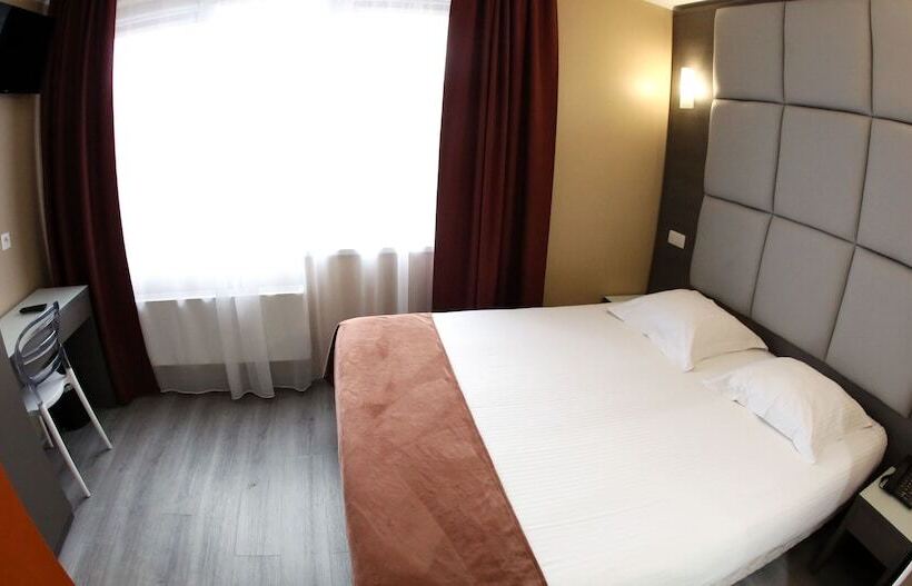 스탠다드 룸, Phenix