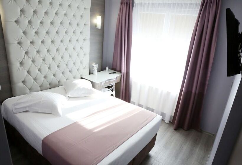 스탠다드 룸, Phenix