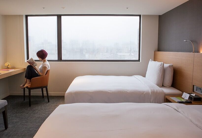 اتاق خانوادگی, Royal Inn Taipei Linsen Huashan 1914 Creative Park