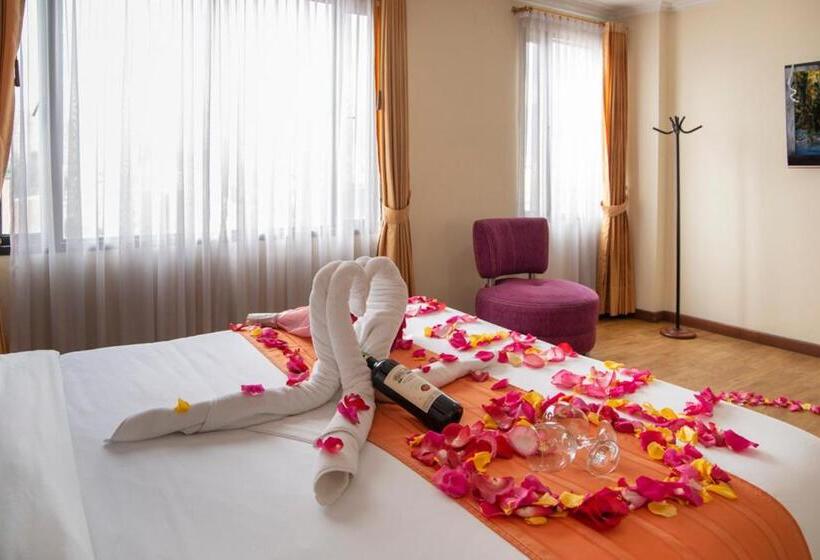 小型套房, Splendor By Friends Company