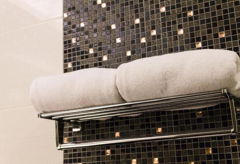 اتاق سوپریور, The 5 Elements