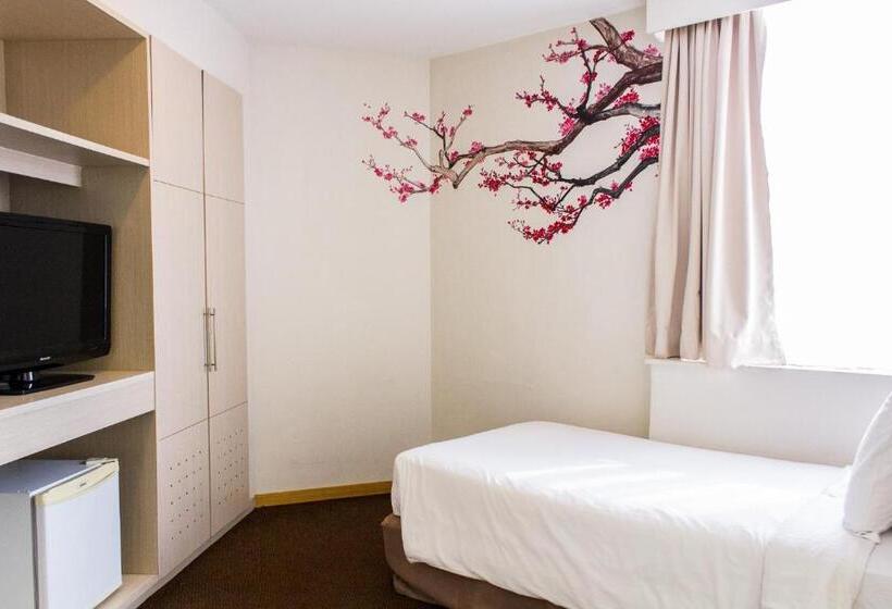 اتاق استاندارد یک نفره, The 5 Elements