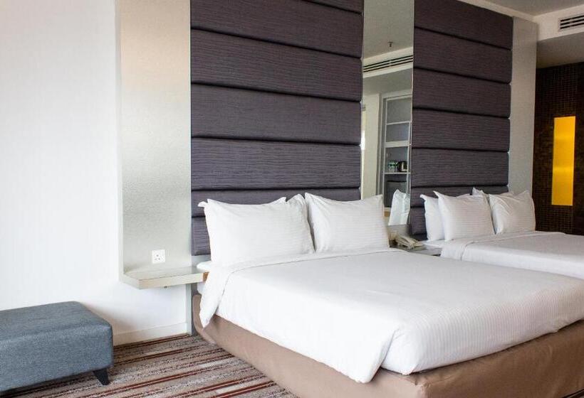 سوئیت با وان آب گرم, The 5 Elements