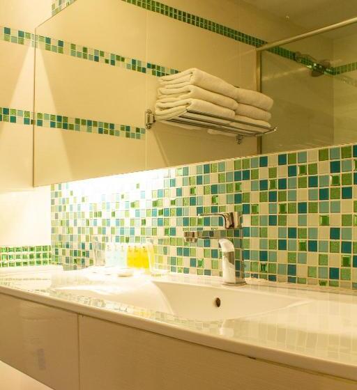 سوییت خانوادگی, The 5 Elements