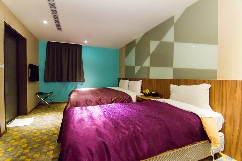 スタンダードトリプルルーム, Ximen