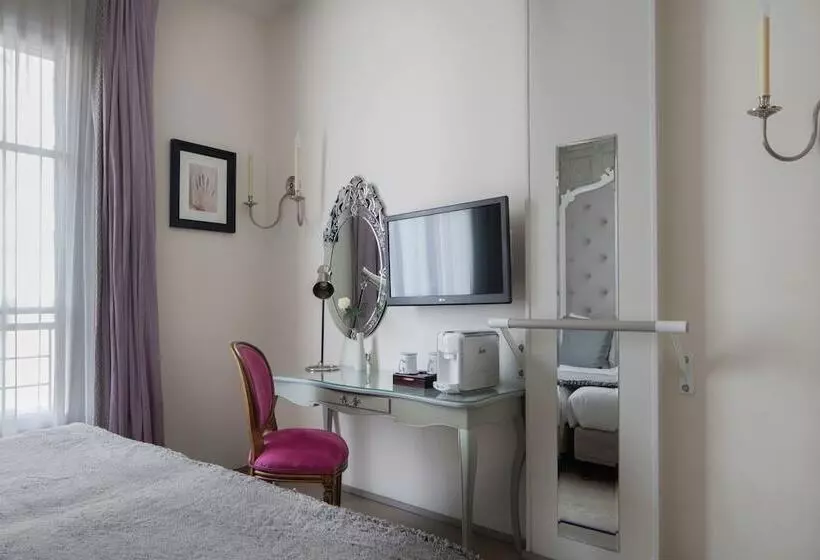 Chambre Supérieure, Le 123 Sebastopol  Astotel