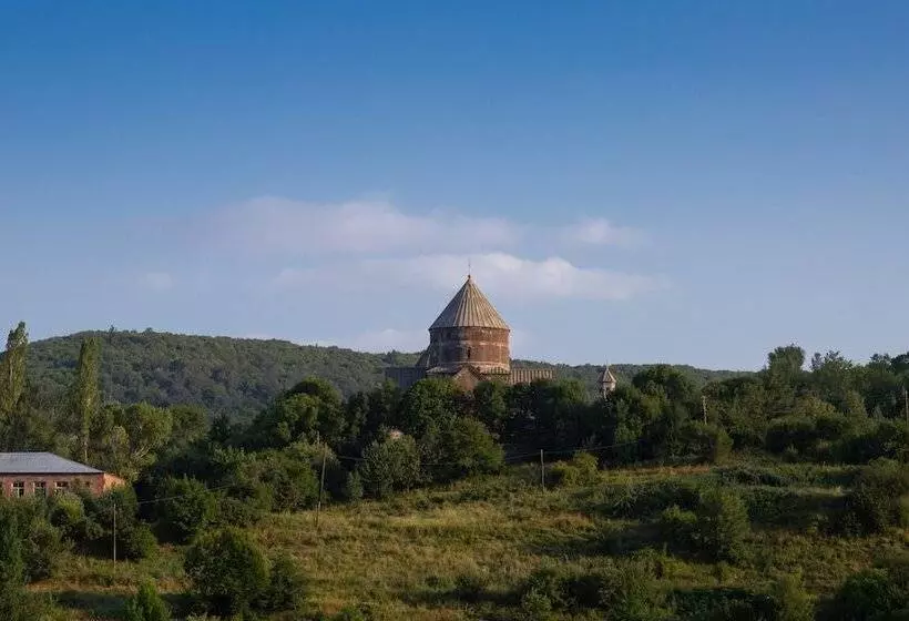سوئیت سلطنتی 3 خوابه, Tsaghkadzor Marriott