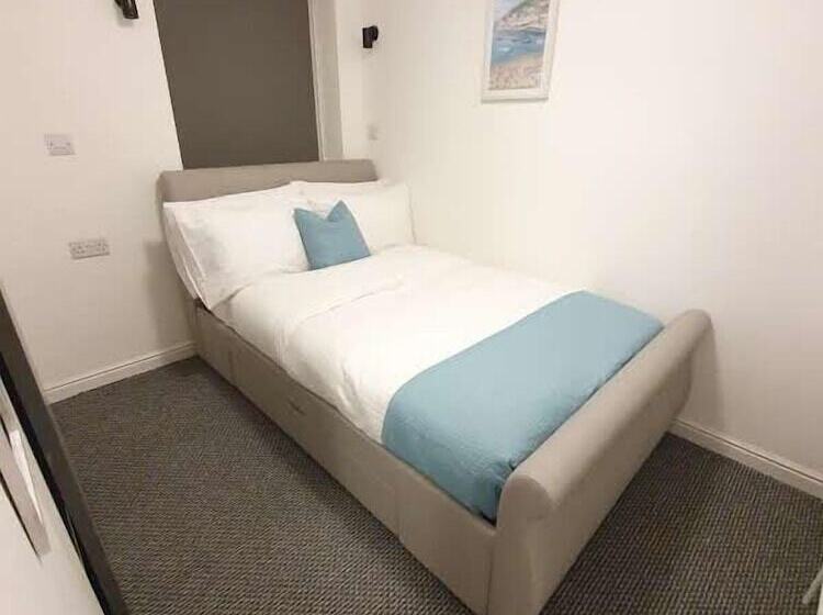 스탠다드 룸, Alexandra