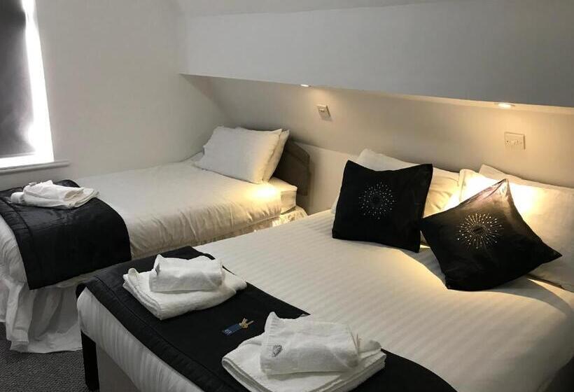 Habitación Familiar, Alexandra