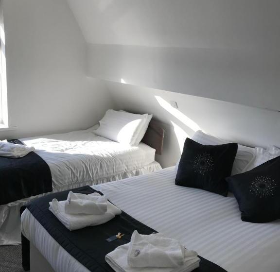 패밀리 룸, Alexandra