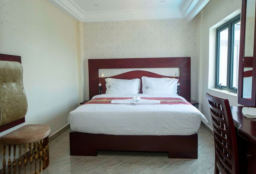 غرفة قياسية, El Doria