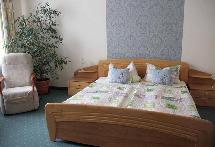 Quarto Estandar, Gasthof Zum Weissen Lamm