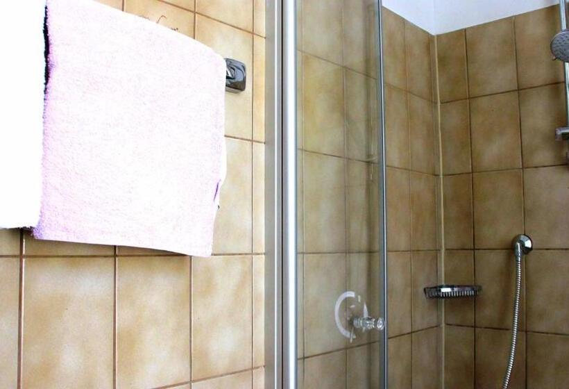 Quarto Estandar, Gasthof Zum Weissen Lamm